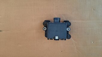 maska + znak pre radar VW Passat B8 - 10