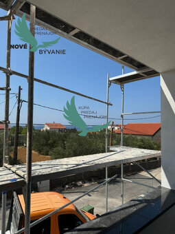 Novostavba domu s výhľadom na more a bazénom v Chorvátsku v  - 10