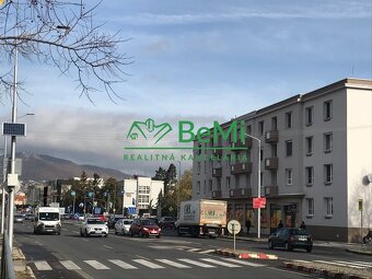 Centrum Nitry 2 - izbový byt v zateplenom tehlovom bytovom d - 10