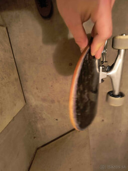 Predám 4 krat použitý skateboard - 10