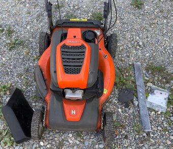 Husqvarna benzinova kosacka s pohonom - 10