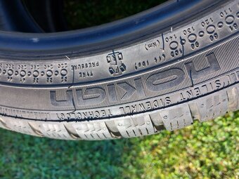 235/40 r18 zimne pneumatiky - 10