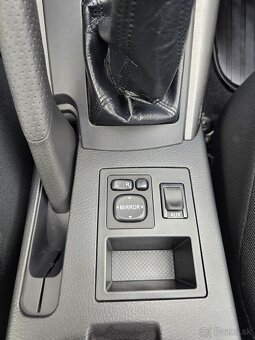 Toyota RAV4 2.0 benzín 2WD 9/2011 pôvod SR - 10
