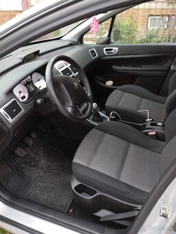 Peugeot 307 benzín - 10
