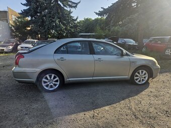 Toyota Avensis T25 2.0 85 kW - 10