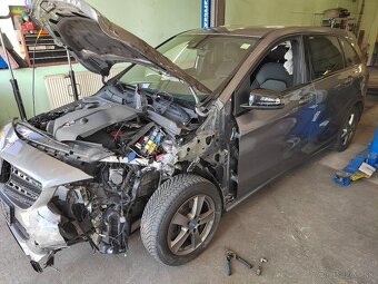 Mercedes Benz B 200 D - 10