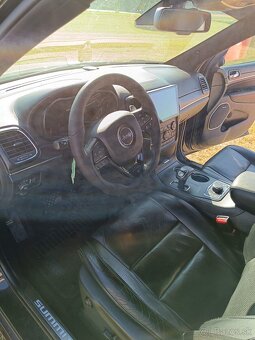 Jeep Grand Cherokee - 10