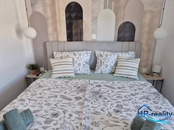 Novalja – nádherne zariadený apartmán neďaleko pláže - 10