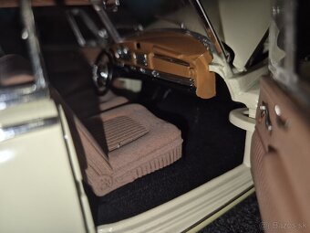 prodám model 1:18 mercedes benz 300C - 10
