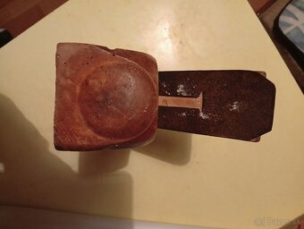 Darujem za dva dezerty Tatiana 172 gramov drevený hoblík a ý - 10