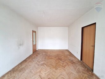 3 - izbový byt - 65 m2 v centre mesta Handlová - 10