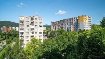 Na predaj priestranný, slnečný 3i byt po staršej kompletnej - 10