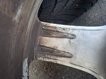 Zimná sadá Disky Volkswagen 215/55R17 - Rozteč 5x112 - 10