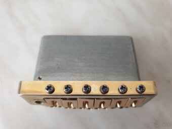 Krk na Stratocaster + tremolo - 10