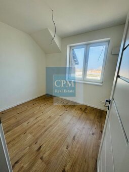 Ponúkame na predaj 4-izbové dvojdomy s pozemkom a parkovaním - 10