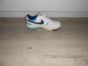 Predam nove damske original tenisky znacky NIKE GAMMA FORCE - 10