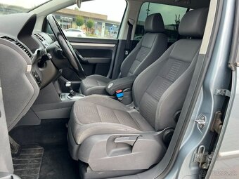 Volkswagen Touran 2.0 TDi 125kw DSG digi klima - 10