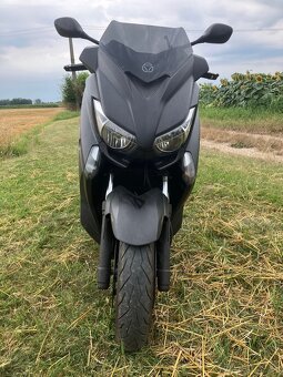 Yamaha Xmax 400 MOMO Desing - 10