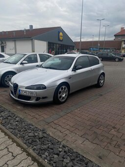 Alfa Romeo 147 1.9 jtd - 10