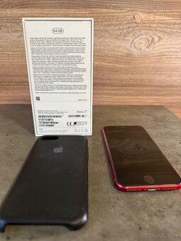 iPhone SE Red 2020 - 10