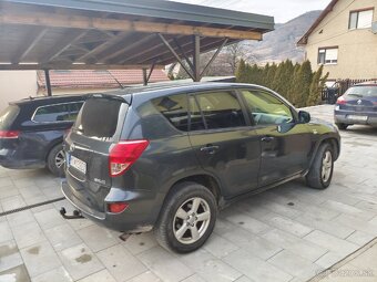Toyota RAV4 2.2 - 10