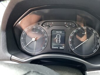 ŠKODA OCTAVIA SCOUT 2.0TDI 103 KW 4x4 - 10