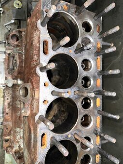 Motor gaz 69 2.4 - 10