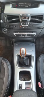 RENAULT LAGUNA - 10