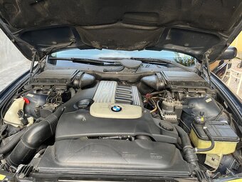 Predám Bmw E39 525d 120kw 5st.Automat r.v.2001 - 10