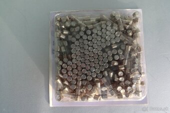 Elektro súčiastky . - 10