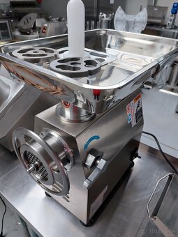 Mlynček na mäso 22 Mäsiarský vlček rezačka mäsa 22 - 10