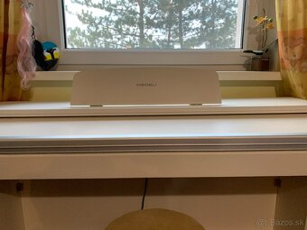 Digitálne piano Medeli UP81/WH - 10
