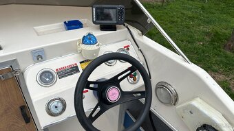 Glastron La Raya Medium - Motorový čln - 10