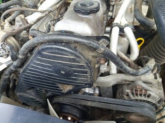 Mazda b2500 - 10