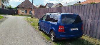 Volkswagen Touran - 10