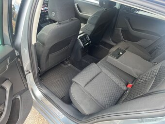 ŠKODA SUPERB COMBI 2,0 TDI 140kw DSG - 10