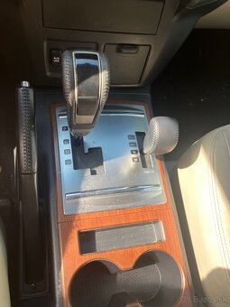 Predám Mitsubishi Pajero IV 3,2 DID AT Full - 10