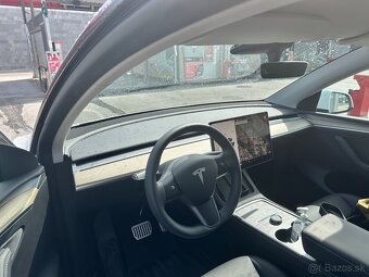 Predám Teslu Model Y RWD LFP batéria, tažné zariadenie - 10
