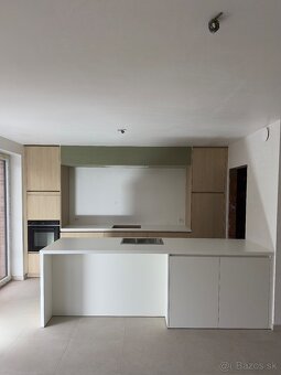 Dvaja skúsení montéri kuchýň hľadajú prácu. Montáž nábytku - 10