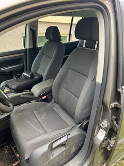 Predám VW Touran Facelift 1T2 1,4TDi 110kW poškodený motor - 10