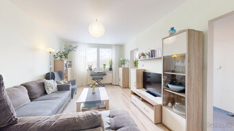 NOVÁ CENAPonúkame na predaj priestranný 3-izbový byt s log - 10