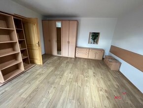 Apartmán  v polyfunkčnom dome Topoľčany s 2 garážami / PRENA - 10