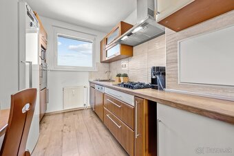 PRIESTRANNÝ A SLNEČNÝ 3-IZB. BYT, LOGGIA, PIVNICA, RAČA - 10