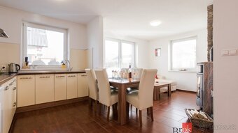 BEŠEŇOVÁ / Predaj apartmánového domu / 4 samostatné jednotky - 10