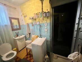 Dvojpodlažný RD na predaj v kľudnej lokalite Stráne - 10