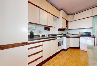 Jedinečná investičná príležitosť na Hradnom kopci. Luxusný r - 10