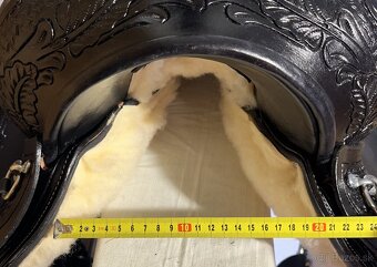 Westernový sedlový komplet 26) černé oválné krátké široké - 10