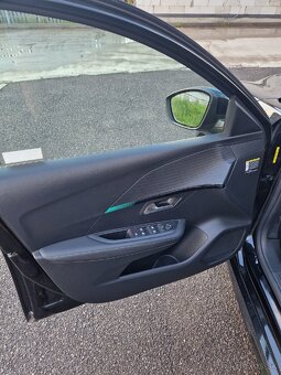 Peugeot 208 - 10