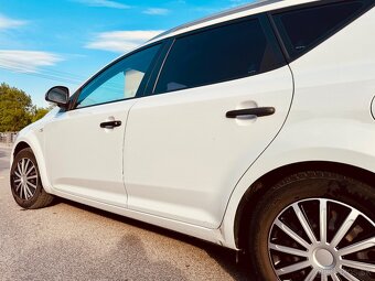 KIA Ceed - 10