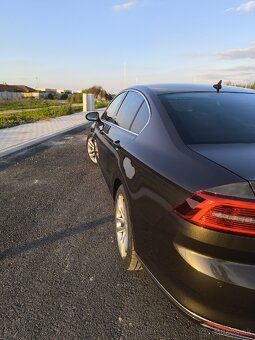 Vw Passat 2.0 BiTdi 4x4 Highline b8 - 10